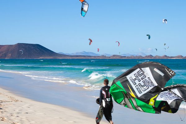 Los-mejores-spots-para-hacer-kitesurf-en-Fuerteventura-1 Los-mejores-spots-para-hacer-kitesurf-en-Fuerteventura-1