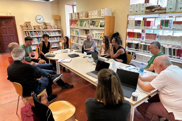 987b6be0-9799-32a4-3b85-c54452023f80